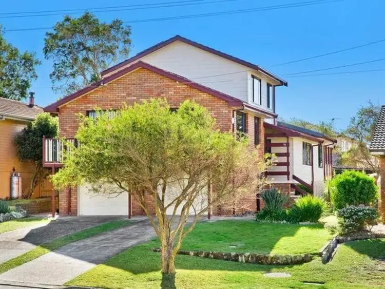 11 Bligh Avenue, Caves Beach NSW 2281