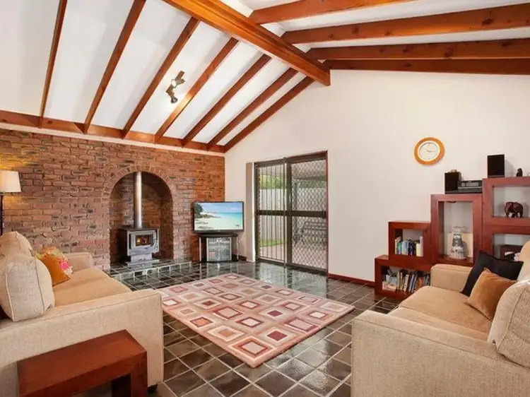 3 Dunvegan Place, Carindale QLD 4152