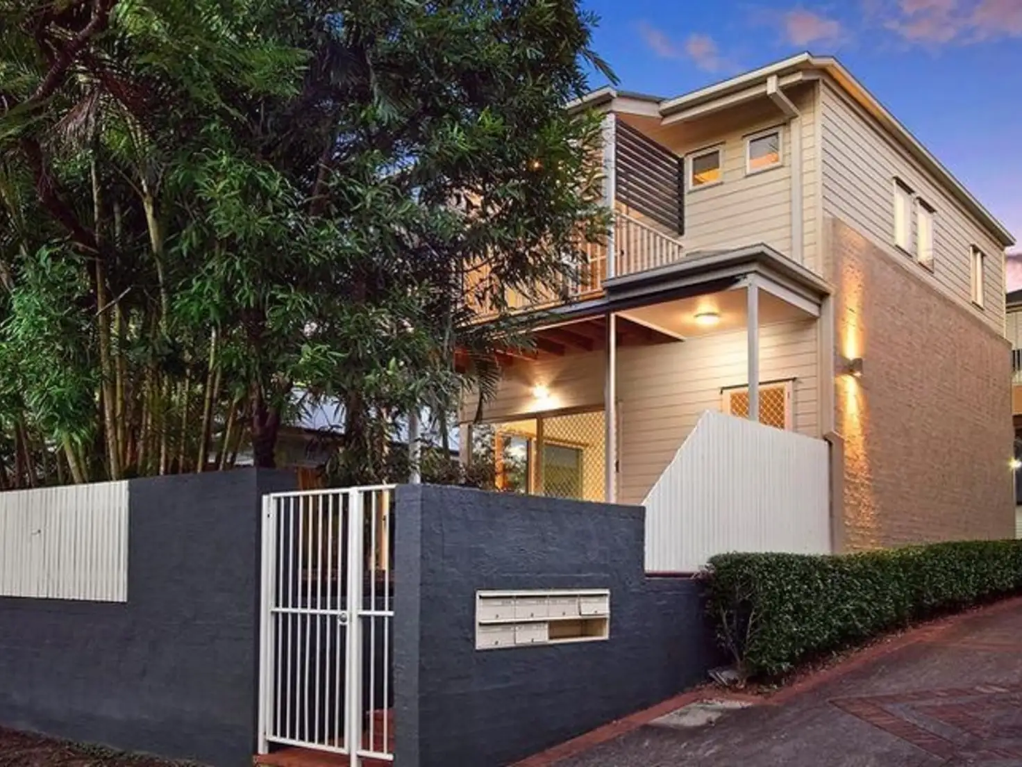 Main view of Homely townhouse listing, 1/17 Alexandra Avenue, Taringa QLD 4068