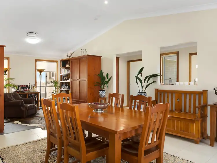 42 April Circuit, Bolwarra Heights NSW 2320
