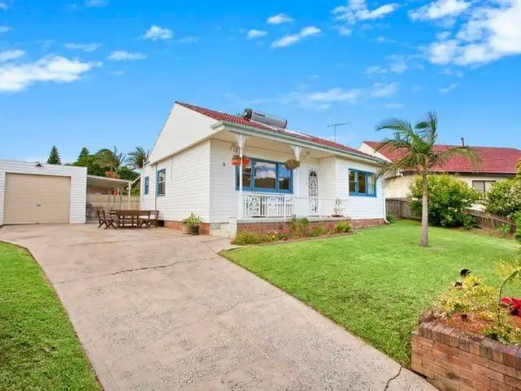 9 McLean Avenue, Fairy Meadow NSW 2519