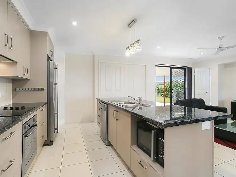 Fifth view of Homely house listing, 2 Cove Court, Rosslyn QLD 4703
