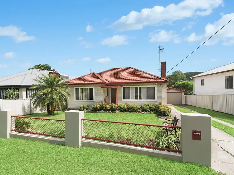 302 Pacific Highway, Belmont North NSW 2280