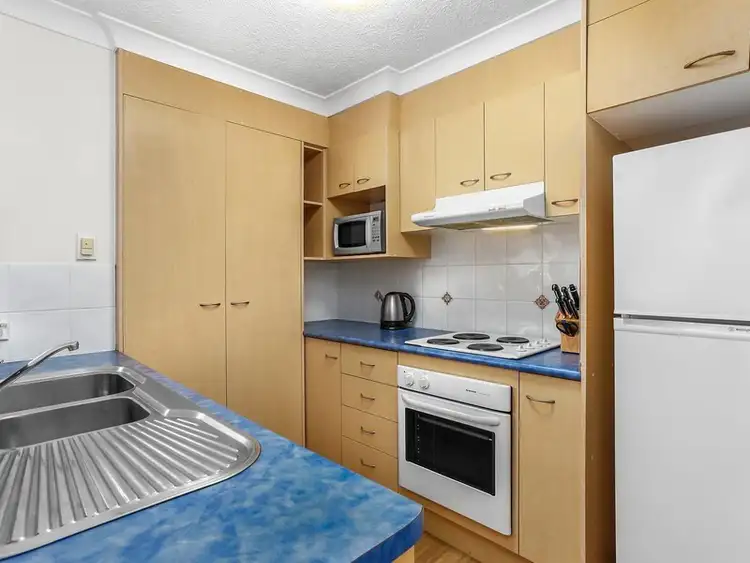 Sixth view of Homely apartment listing, 6/2 Mountain View Avenue, Miami QLD 4220