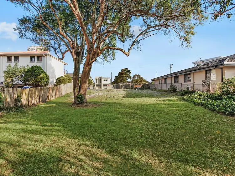 3 Second Avenue, Palm Beach QLD 4221