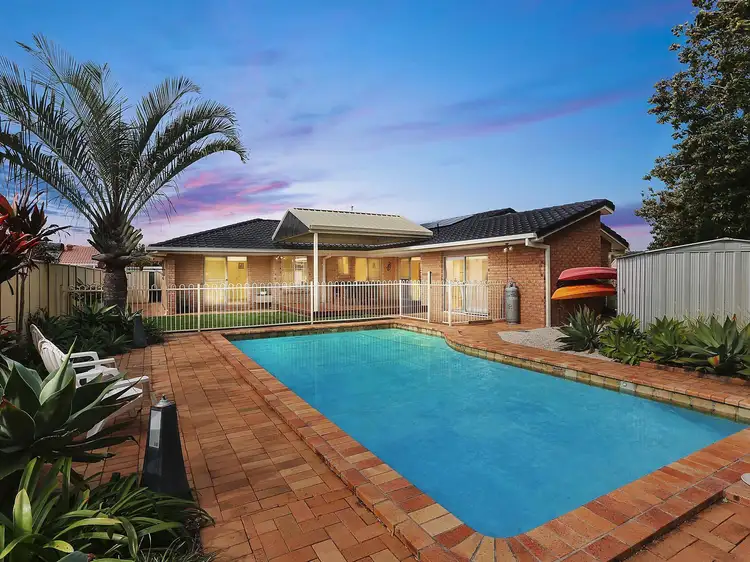 52 Bergamont Street, Elanora QLD 4221