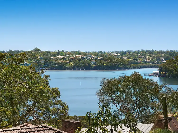 14 Central Avenue, Como NSW 2226