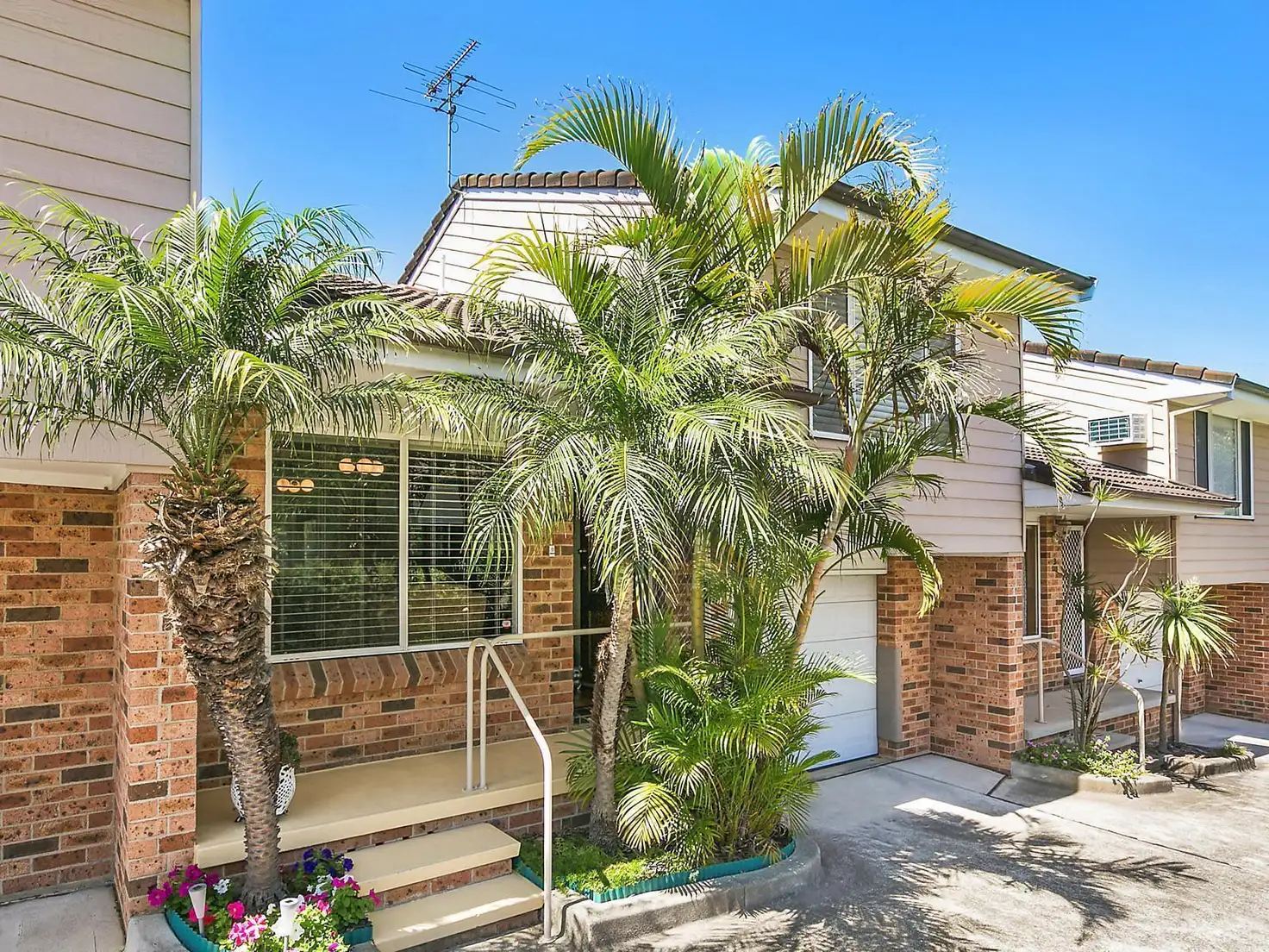Main view of Homely townhouse listing, 2/16 Thomas Street, Cardiff NSW 2285