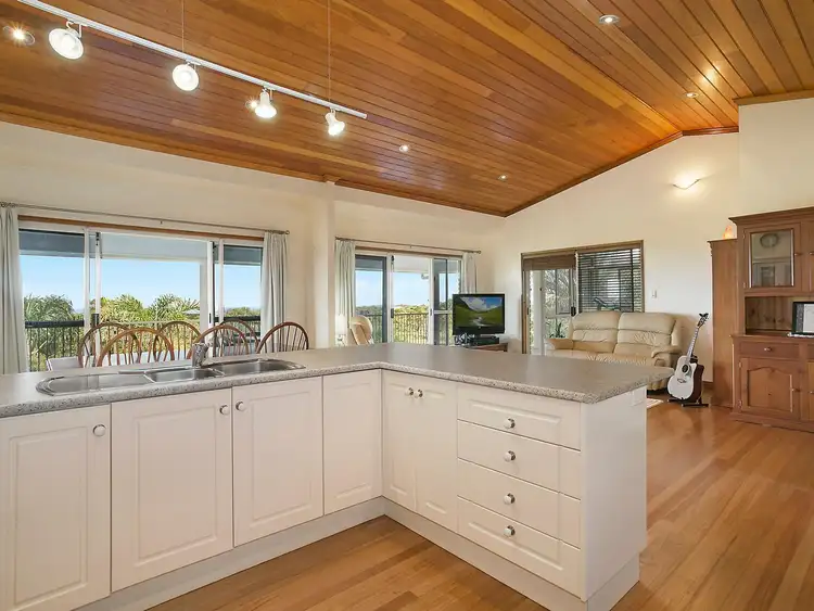 30 Macaulay Way, Pacific Heights QLD 4703