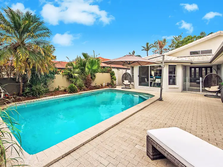 1 Braemer Court, Benowa Waters QLD 4217