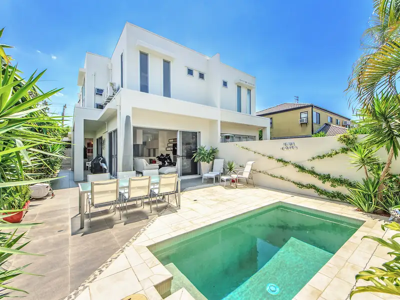 Main view of Homely townhouse listing, 2/76 Heeb Street, Bundall QLD 4217