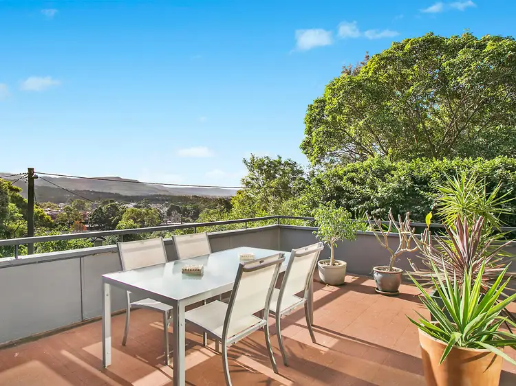 Fourth view of Homely house listing, 33 Hilltop Avenue, Wollongong NSW 2500
