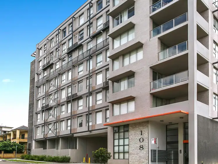 3/108 James Ruse Drive