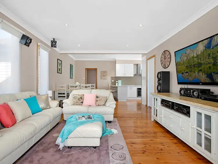13 Hickman Street, Mount Saint Thomas NSW 2500