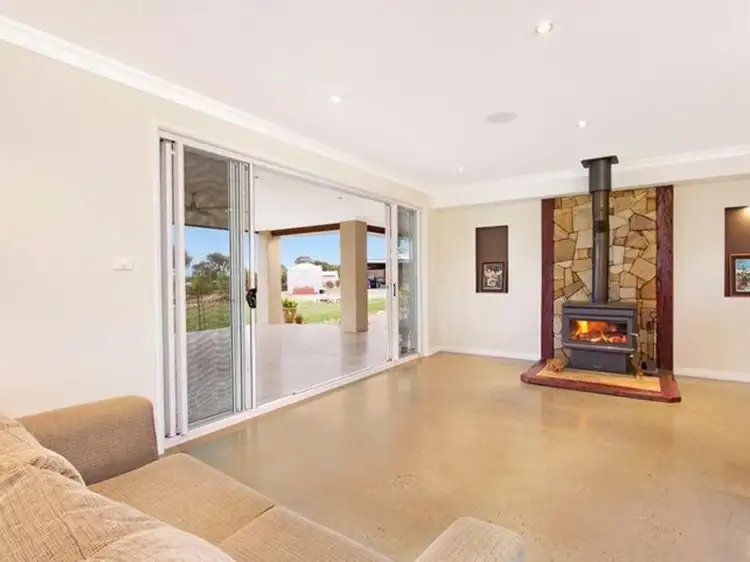 Third view of Homely rural property listing, 8 Bradley Close, Murrumbateman NSW 2582