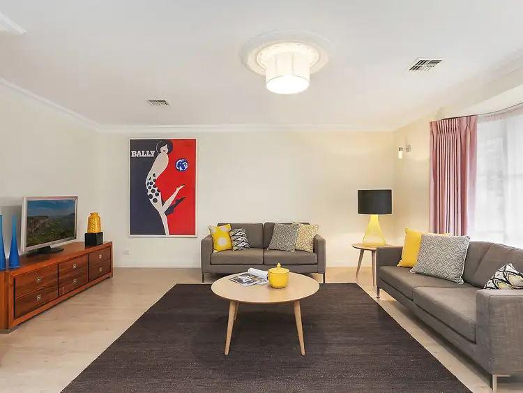 Main view of Homely unit listing, 2/15A Wattle Grove, Mckinnon VIC 3204