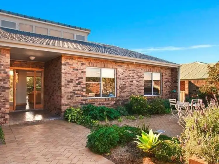 21 Oceanside Drive, Caves Beach NSW 2281