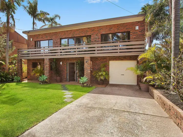 3 Erin Avenue, Berkeley Vale NSW 2261