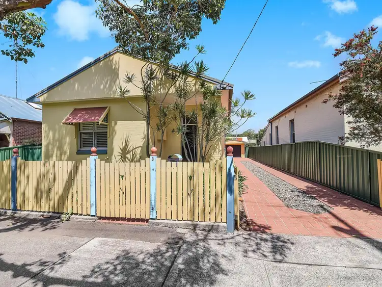 8 Waratah Street, Mayfield NSW 2304