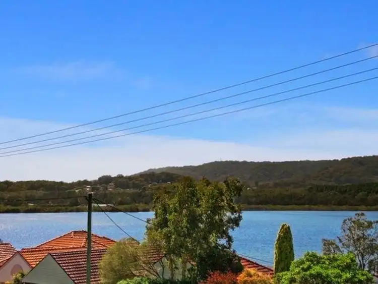 42 Caroline Street, East Gosford NSW 2250