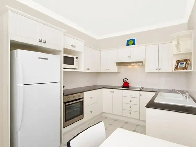 Third view of Homely apartment listing, 4/7 Alfreda Street, Coogee NSW 2034