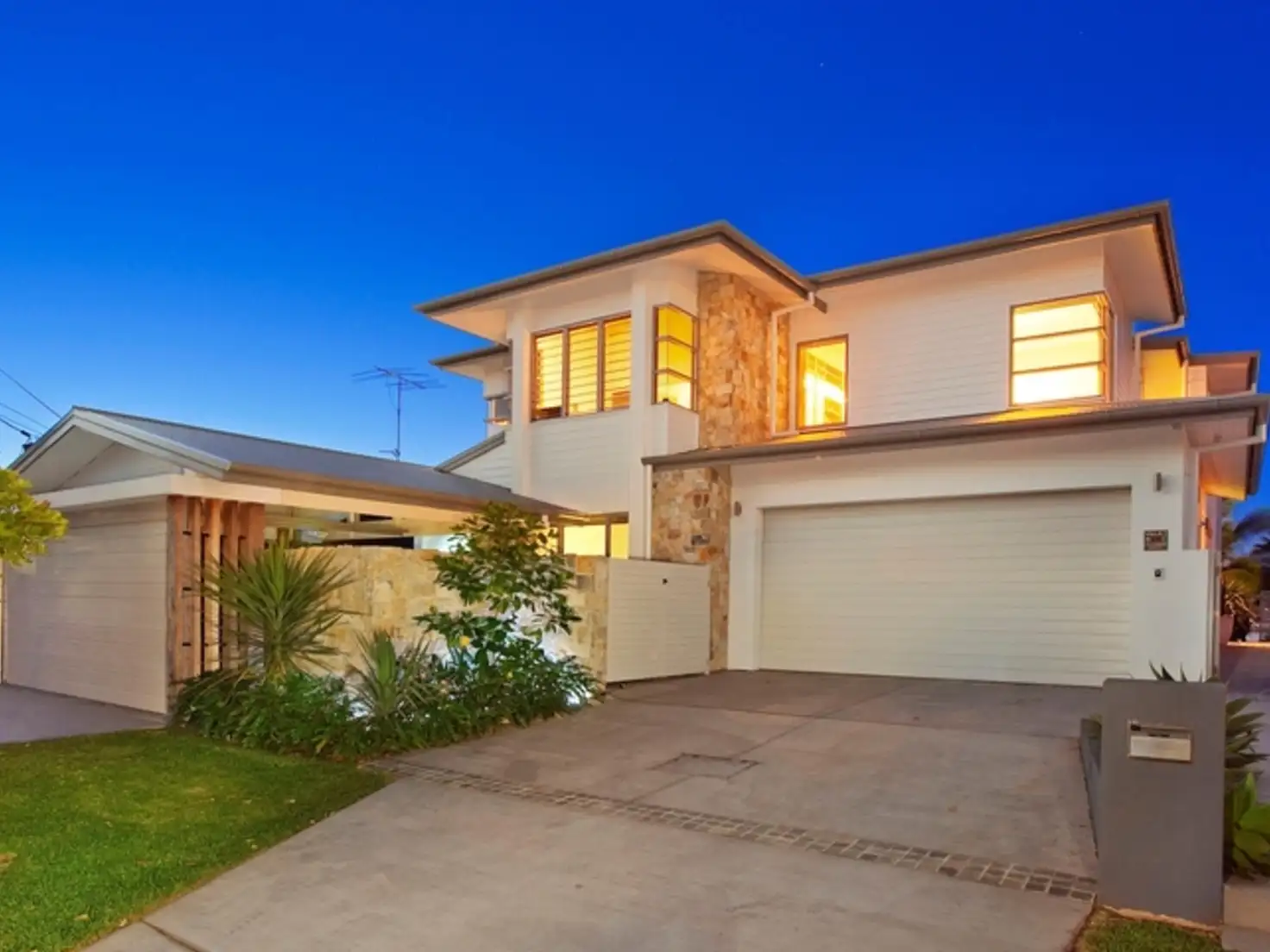 Main view of Homely house listing, 2/19 Barracuda Court, Palm Beach QLD 4221