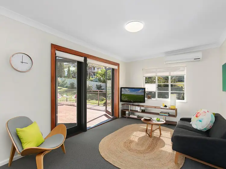 348 Northcliffe Drive, Lake Heights NSW 2502