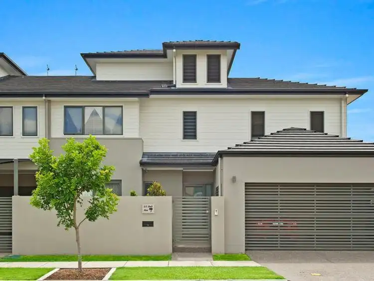 2/57 Third Avenue, Palm Beach QLD 4221