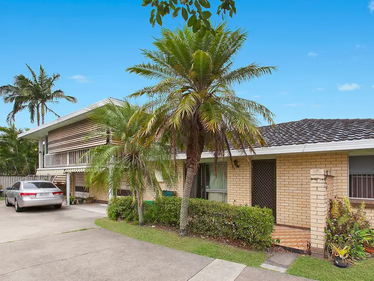 2/11 Cypress Terrace, Palm Beach QLD 4221