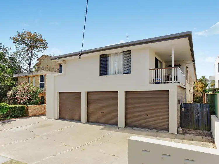 2/11 Rosewood Avenue, Broadbeach QLD 4218