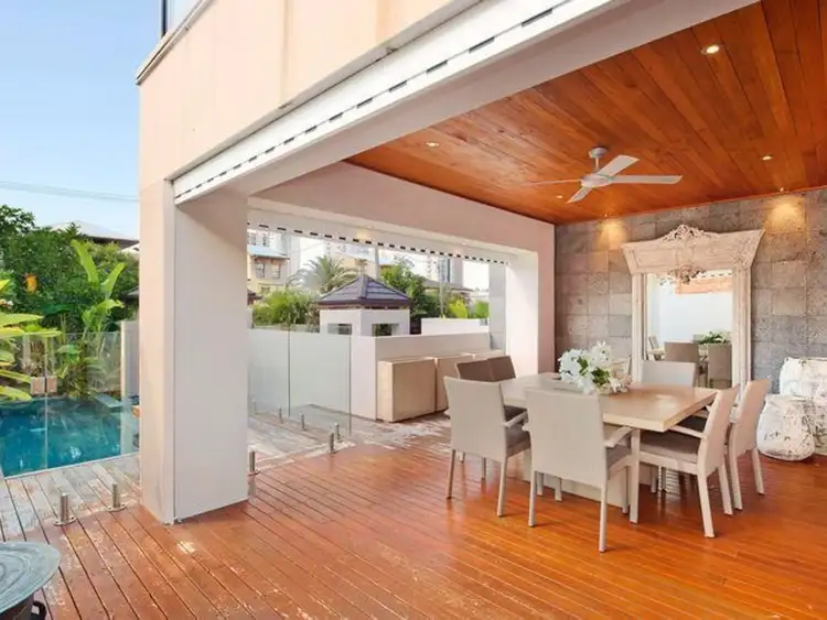 56B Woodroffe Avenue, Main Beach QLD 4217