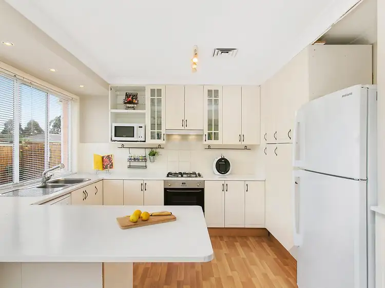 15 Regency Crescent, Berkeley NSW 2506