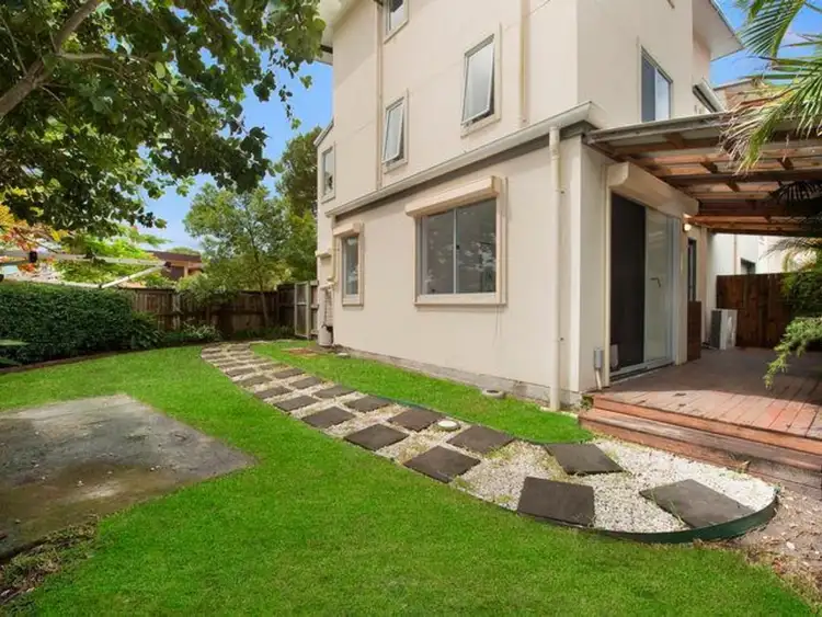 4/4 Station Street, Tugun QLD 4224