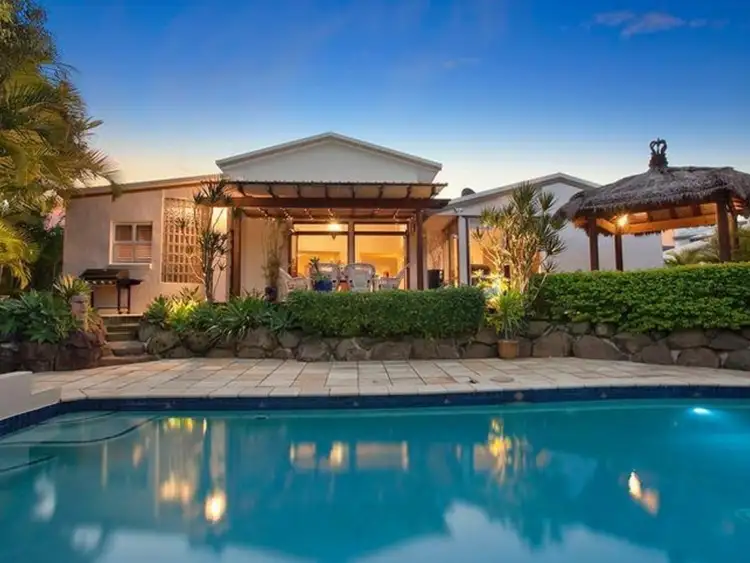 3 Naranja Crescent, Benowa Waters QLD 4217