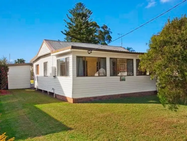 33 Donald Avenue, Umina Beach NSW 2257