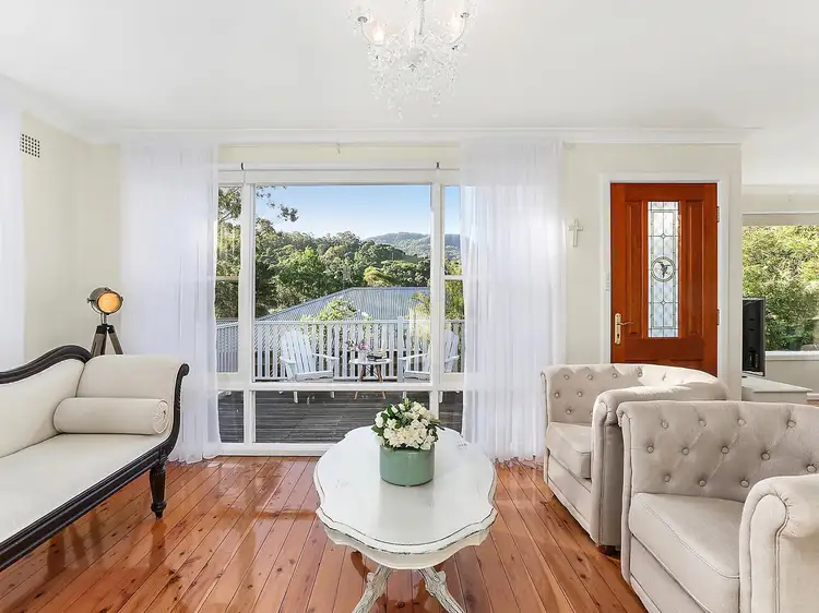 43 Stones Road, Mount Kembla NSW 2526