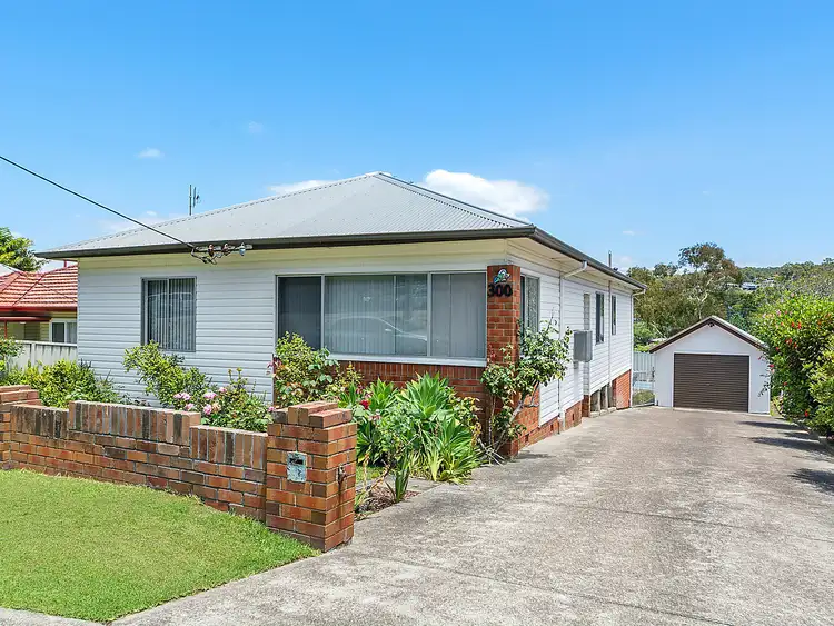 300 Pacific Highway, Belmont North NSW 2280