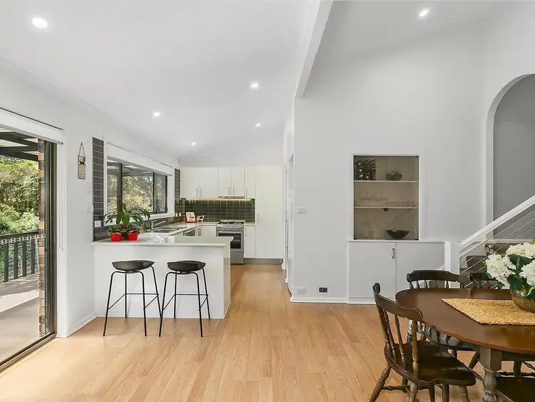 5 Ilkoara Grove, Cordeaux Heights NSW 2526