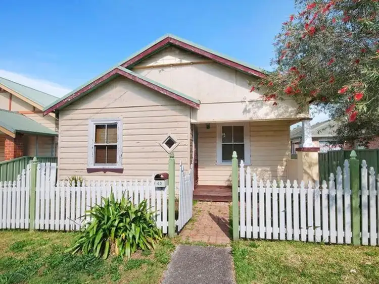 43 Gosford Road, Broadmeadow NSW 2292