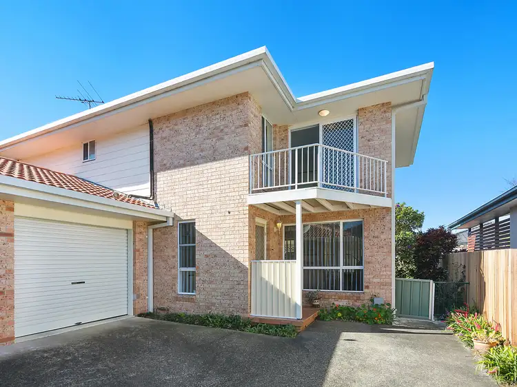 2/102 Boronia Street