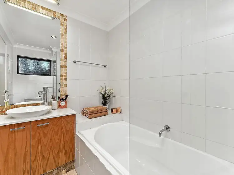 Sixth view of Homely apartment listing, 2/5 Ivanhoe Street, Annerley QLD 4103