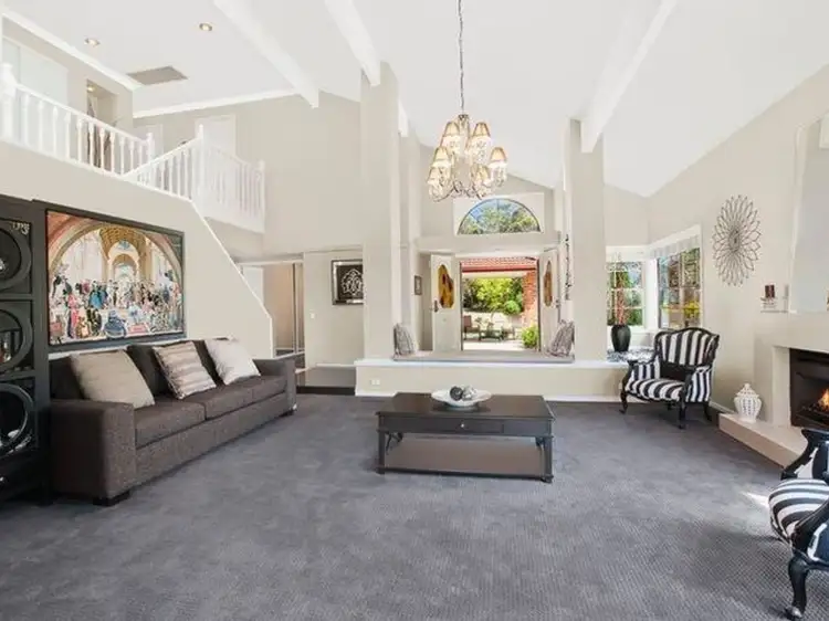 16 Kinsella Street, Illawong NSW 2234