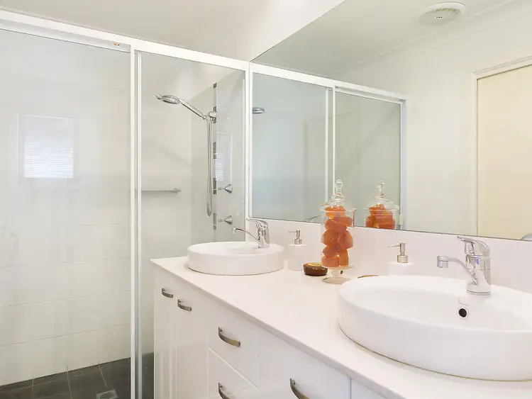 Fifth view of Homely house listing, 42 April Circuit, Bolwarra Heights NSW 2320