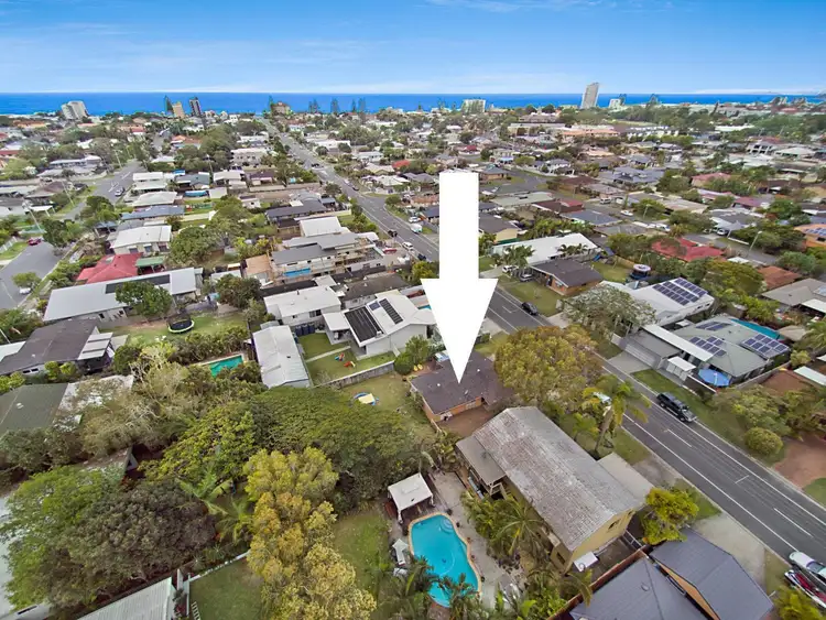 77 Twenty Fifth Avenue, Palm Beach QLD 4221