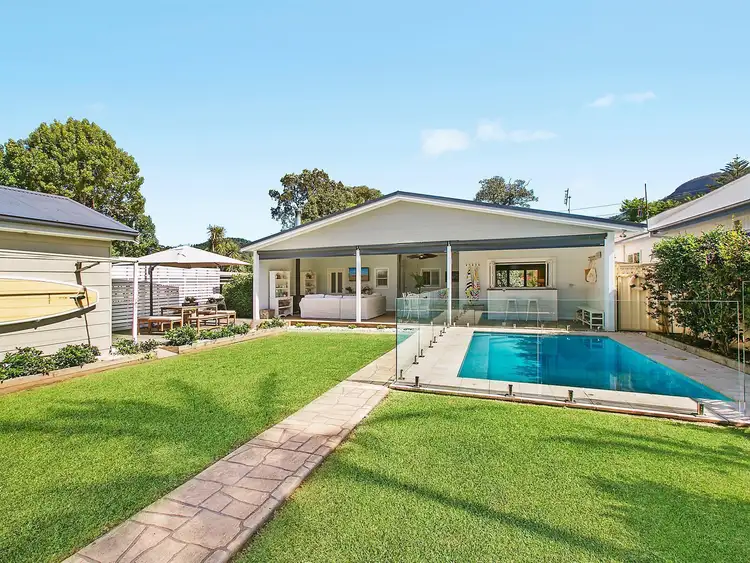 25 Koorabel Avenue, West Wollongong NSW 2500