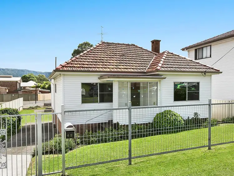 42 Hopetoun Street, Woonona NSW 2517
