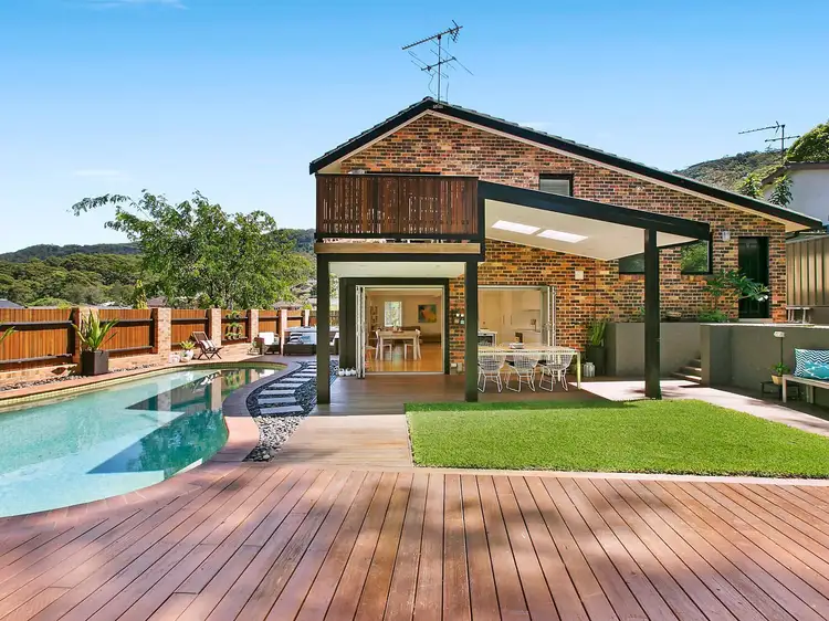 11 Hazel Crescent, Thirroul NSW 2515