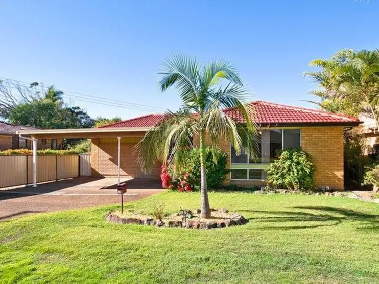 33 Caves Beach Road, Caves Beach NSW 2281