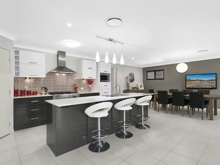 18 Doherty Place, Wakerley QLD 4154