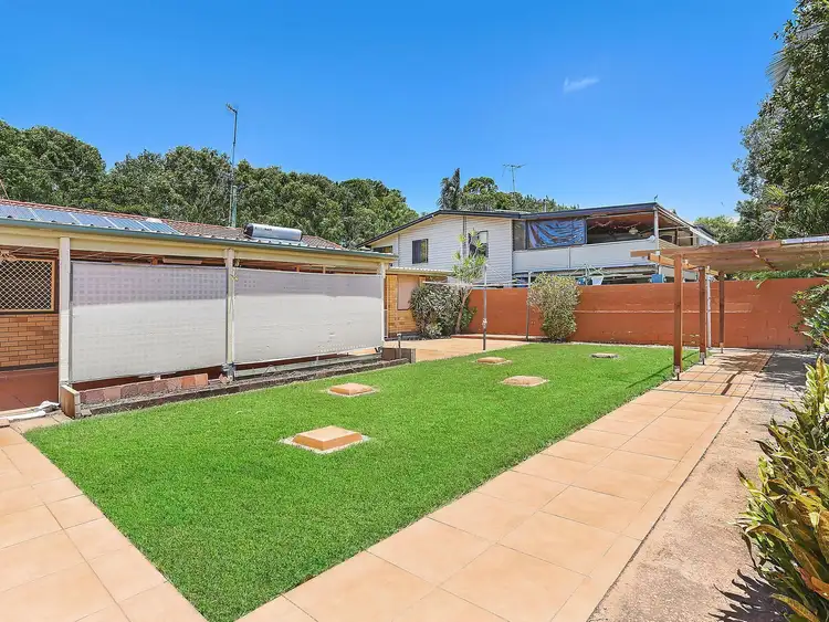 35 Waikiki Avenue, Palm Beach QLD 4221